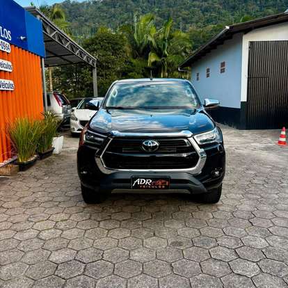 TOYOTA-HILUX-2021