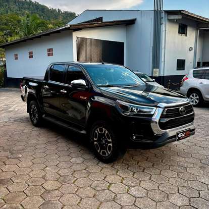 TOYOTA-HILUX-2021