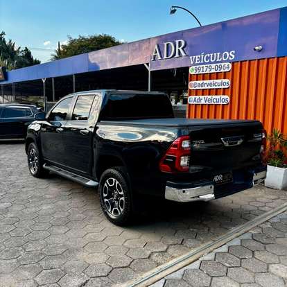 TOYOTA-HILUX-2021