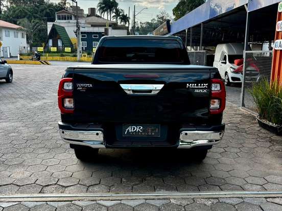TOYOTA-HILUX-2.8 D-4D TURBO DIESEL CD SRX 4X4 AUTOMÁTICO TOYOTA-HILUX-2021