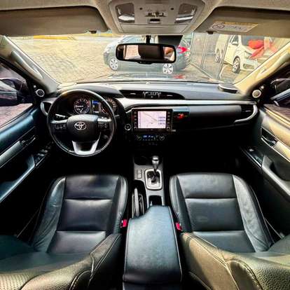TOYOTA-HILUX-2021