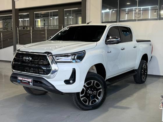 TOYOTA HILUX 2.8 D-4D TURBO DIESEL CD SRX 4X4 AUTOMÁTICO
