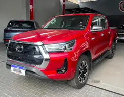TOYOTA HILUX 2.8 D-4D TURBO DIESEL CD SRX 4X4 AUTOMÁTICO TOYOTA HILUX 2.8 D-4D TURBO DIESEL CD SRX 4X4 AUTOMÁTICO