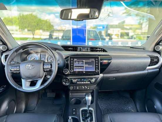 TOYOTA-HILUX-2.8 D-4D TURBO DIESEL CD SRX 4X4 AUTOMÁTICO TOYOTA-HILUX-2022