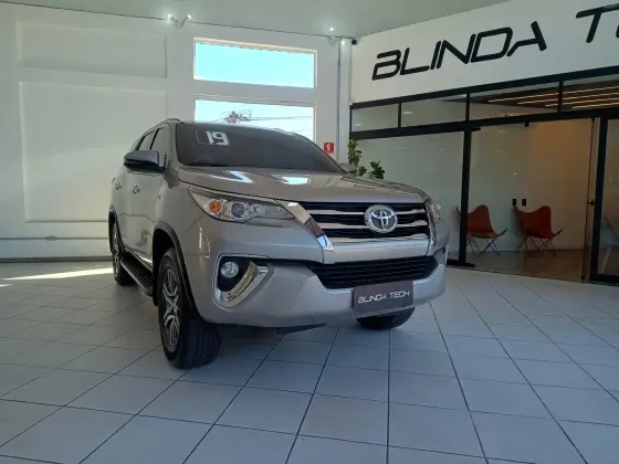 TOYOTA HILUX SW4 2.7 SRV 7 LUGARES 4X2 16V FLEX 4P AUTOMÁTICO TOYOTA HILUX SW4 2.7 SRV 7 LUGARES 4X2 16V FLEX 4P AUTOMÁTICO