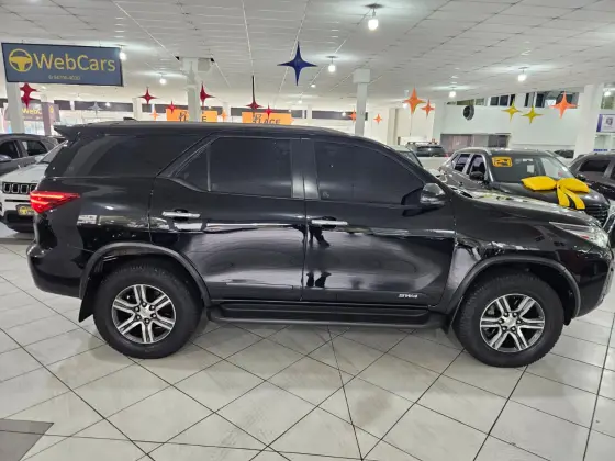 TOYOTA HILUX SW4 2.7 SRV 7 LUGARES 4X2 16V FLEX 4P AUTOMÁTICO TOYOTA HILUX SW4 2.7 SRV 7 LUGARES 4X2 16V FLEX 4P AUTOMÁTICO