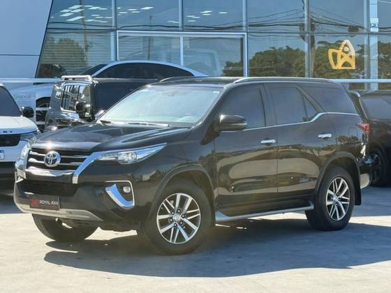TOYOTA HILUX SW4 2.8 SRX 4X4 16V TURBO INTERCOOLER DIESEL 4P AUTOMÁTICO
