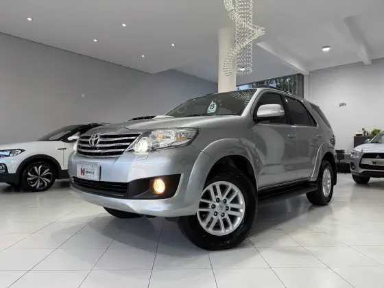 TOYOTA HILUX SW4 3.0 SRV 4X4 16V TURBO INTERCOOLER DIESEL 4P AUTOMÁTICO TOYOTA HILUX SW4 3.0 SRV 4X4 16V TURBO INTERCOOLER DIESEL 4P AUTOMÁTICO