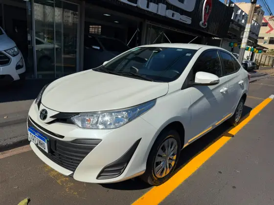 TOYOTA YARIS 1.5 16V FLEX SEDAN XL LIVE MULTIDRIVE TOYOTA YARIS 1.5 16V FLEX SEDAN XL LIVE MULTIDRIVE