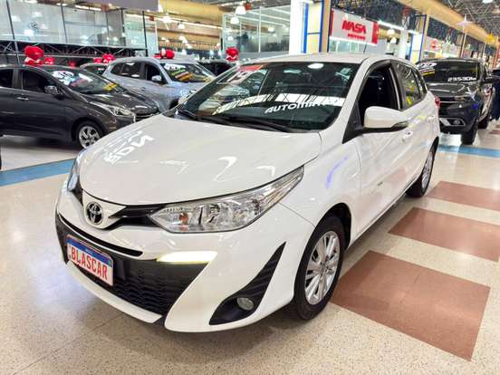 TOYOTA-YARIS-2018
