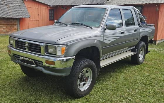 TOYOTA HILUX 2.8 4X4 CD 8V DIESEL 4P MANUAL