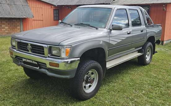 TOYOTA-HILUX-1994