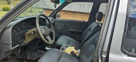 TOYOTA-HILUX-1994