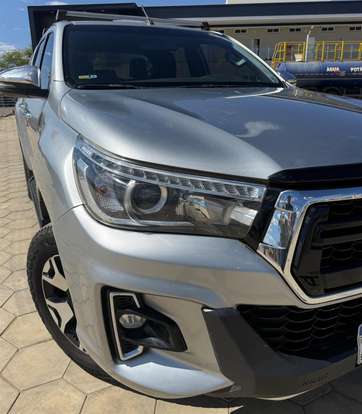 TOYOTA-HILUX-2019
