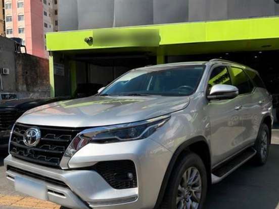 TOYOTA-HILUX SW4-2.8 D-4D TURBO DIESEL SRX 7L 4X4 AUTOMÁTICO TOYOTA-HILUX SW4-2023
