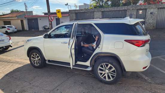 TOYOTA-HILUX SW4-2019