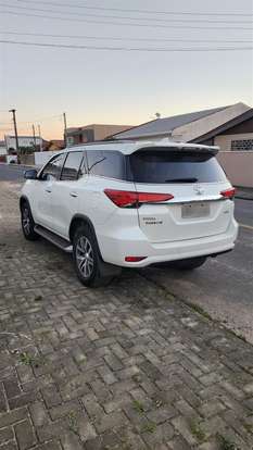 TOYOTA-HILUX SW4-2019