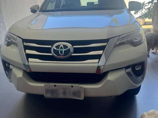TOYOTA-HILUX SW4-2.8 SRX 4X4 7 LUGARES 16V TURBO INTERCOOLER DIESEL 4P AUTOMÁTICO TOYOTA-HILUX SW4-2019