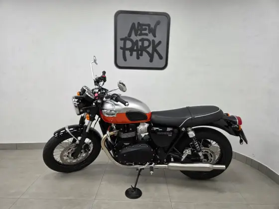 TRIUMPH BONNEVILLE T100 900 TRIUMPH BONNEVILLE T100 900