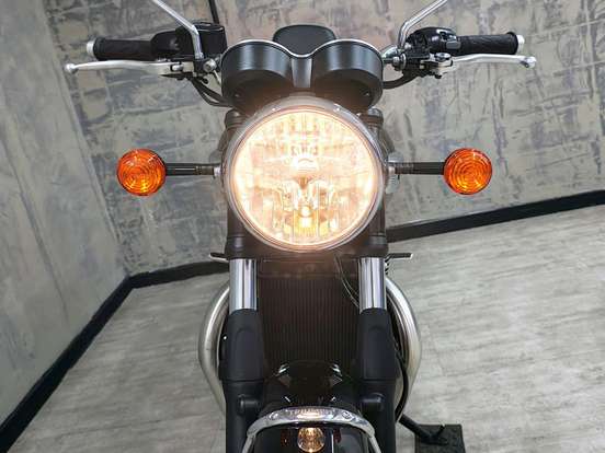 TRIUMPH-BONNEVILLE T100 900-2023