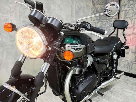 TRIUMPH-BONNEVILLE T100 900-2023