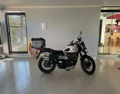TRIUMPH STREET SCRAMBLER TRIUMPH STREET SCRAMBLER
