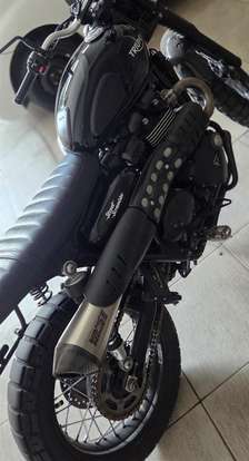 TRIUMPH-STREET SCRAMBLER-2017