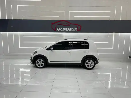 VOLKSWAGEN-CROSS UP-2017
