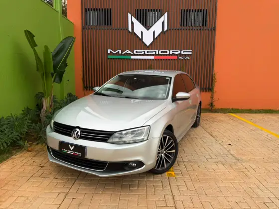 VOLKSWAGEN JETTA 2.0 COMFORTLINE FLEX 4P TIPTRONIC VOLKSWAGEN JETTA 2.0 COMFORTLINE FLEX 4P TIPTRONIC