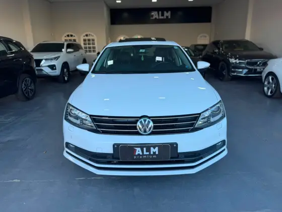 VOLKSWAGEN JETTA 2.0 TSI HIGHLINE 211CV GASOLINA 4P TIPTRONIC VOLKSWAGEN JETTA 2.0 TSI HIGHLINE 211CV GASOLINA 4P TIPTRONIC
