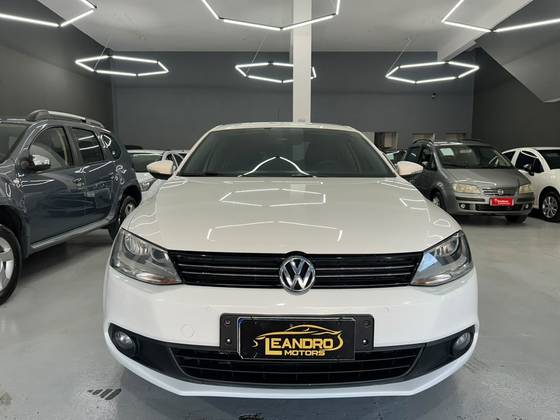 VOLKSWAGEN JETTA 2.0 COMFORTLINE FLEX 4P TIPTRONIC