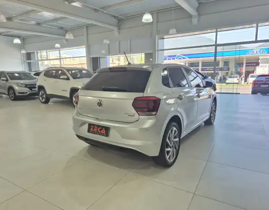 VOLKSWAGEN-POLO-2018