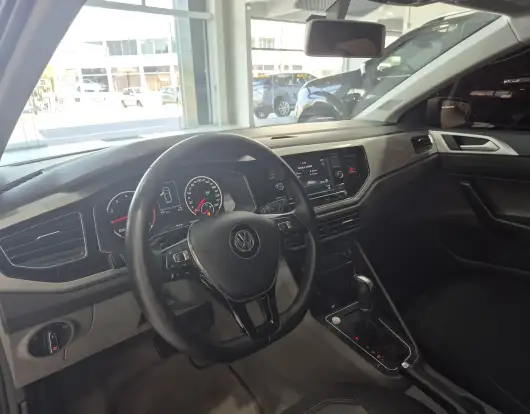 VOLKSWAGEN-POLO-2018