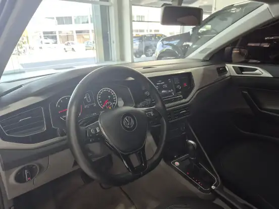 VOLKSWAGEN-POLO-1.0 200 TSI HIGHLINE AUTOMÁTICO VOLKSWAGEN-POLO-2018