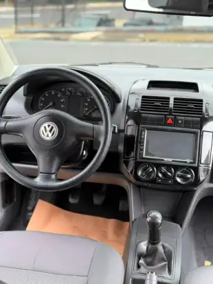 VOLKSWAGEN-POLO-2008