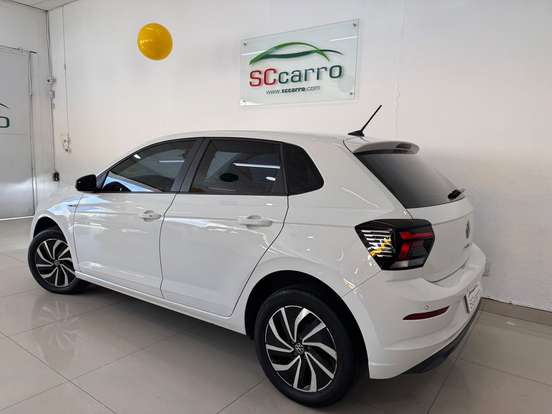 VOLKSWAGEN-POLO-2024