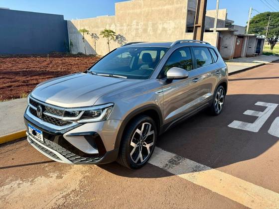 VOLKSWAGEN TAOS 1.4 250 TSI TOTAL FLEX HIGHLINE AUTOMÁTICO