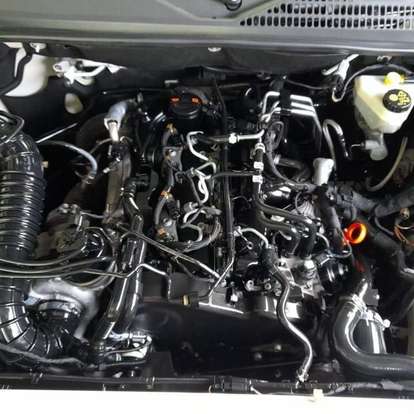 VOLKSWAGEN-AMAROK-2013