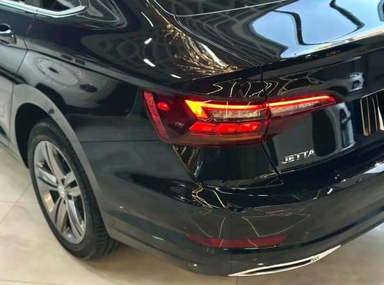VOLKSWAGEN-JETTA-2020