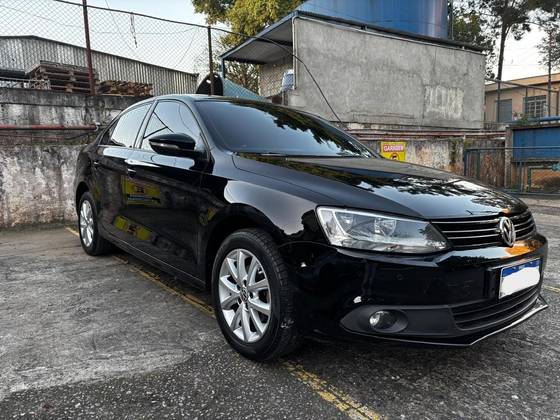 VOLKSWAGEN JETTA 2.0 COMFORTLINE FLEX 4P TIPTRONIC