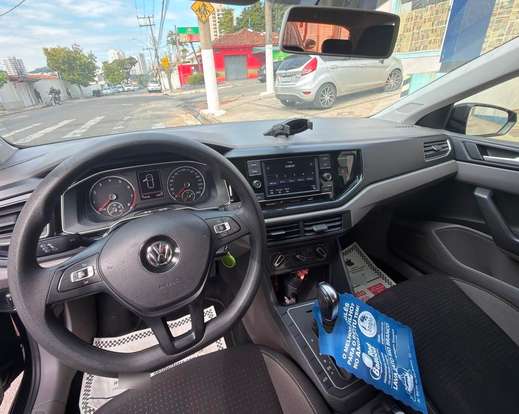 VOLKSWAGEN-POLO-2018