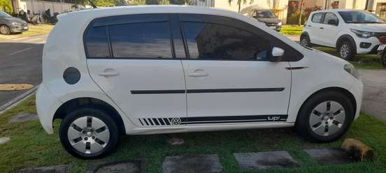 VOLKSWAGEN-UP-2015