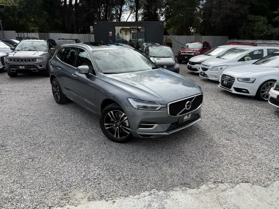 VOLVO XC60 2.0 T8 HYBRID MOMENTUM AWD GEARTRONIC VOLVO XC60 2.0 T8 HYBRID MOMENTUM AWD GEARTRONIC