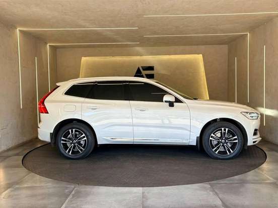 VOLVO-XC60-2.0 T8 HYBRID MOMENTUM AWD GEARTRONIC VOLVO-XC60-2020