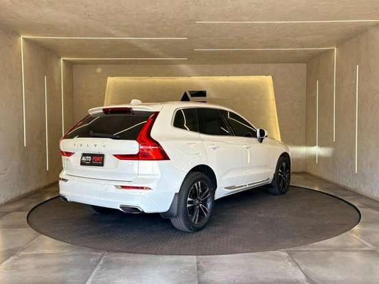 VOLVO-XC60-2.0 T8 HYBRID MOMENTUM AWD GEARTRONIC VOLVO-XC60-2020