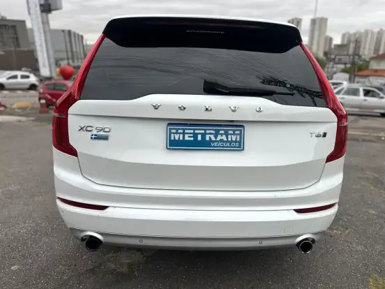 VOLVO-XC90-2016