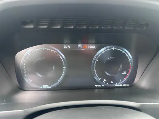 VOLVO-XC90-2016