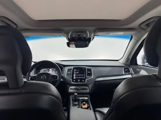 VOLVO-XC90-2020