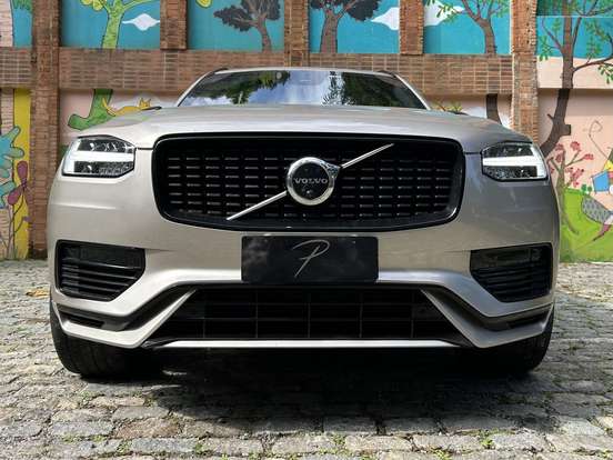 VOLVO-XC90-2022