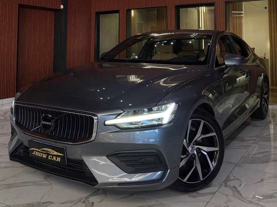 VOLVO-S60-2.0 T4 MOMENTUM GASOLINA 4P AUTOMÁTICO VOLVO-S60-2019